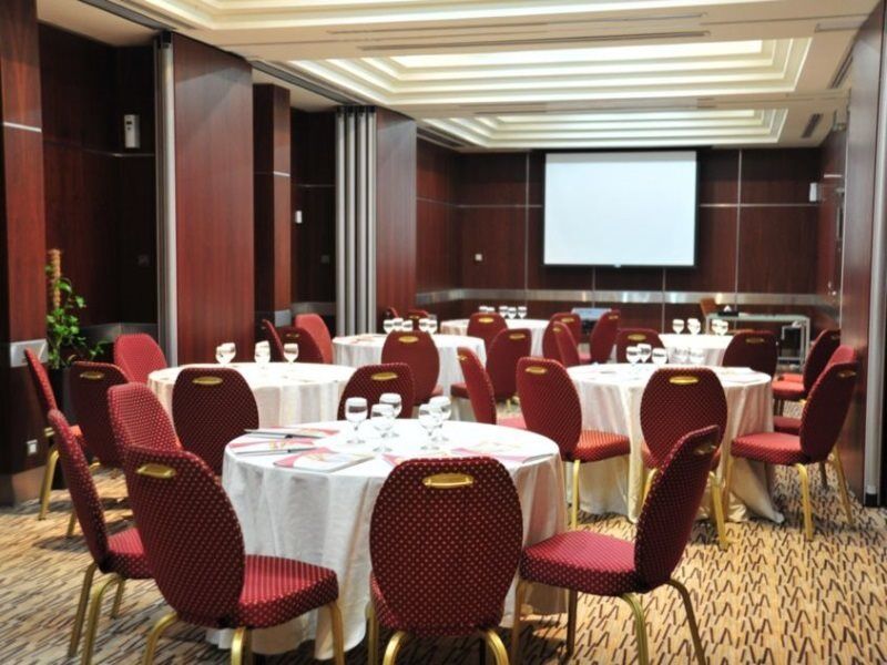 Hotel Crowne Plaza Al Khobar By Ihg Exterior foto Meeting room